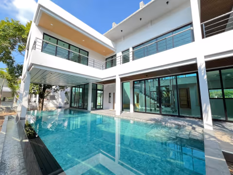 Baan Komuth