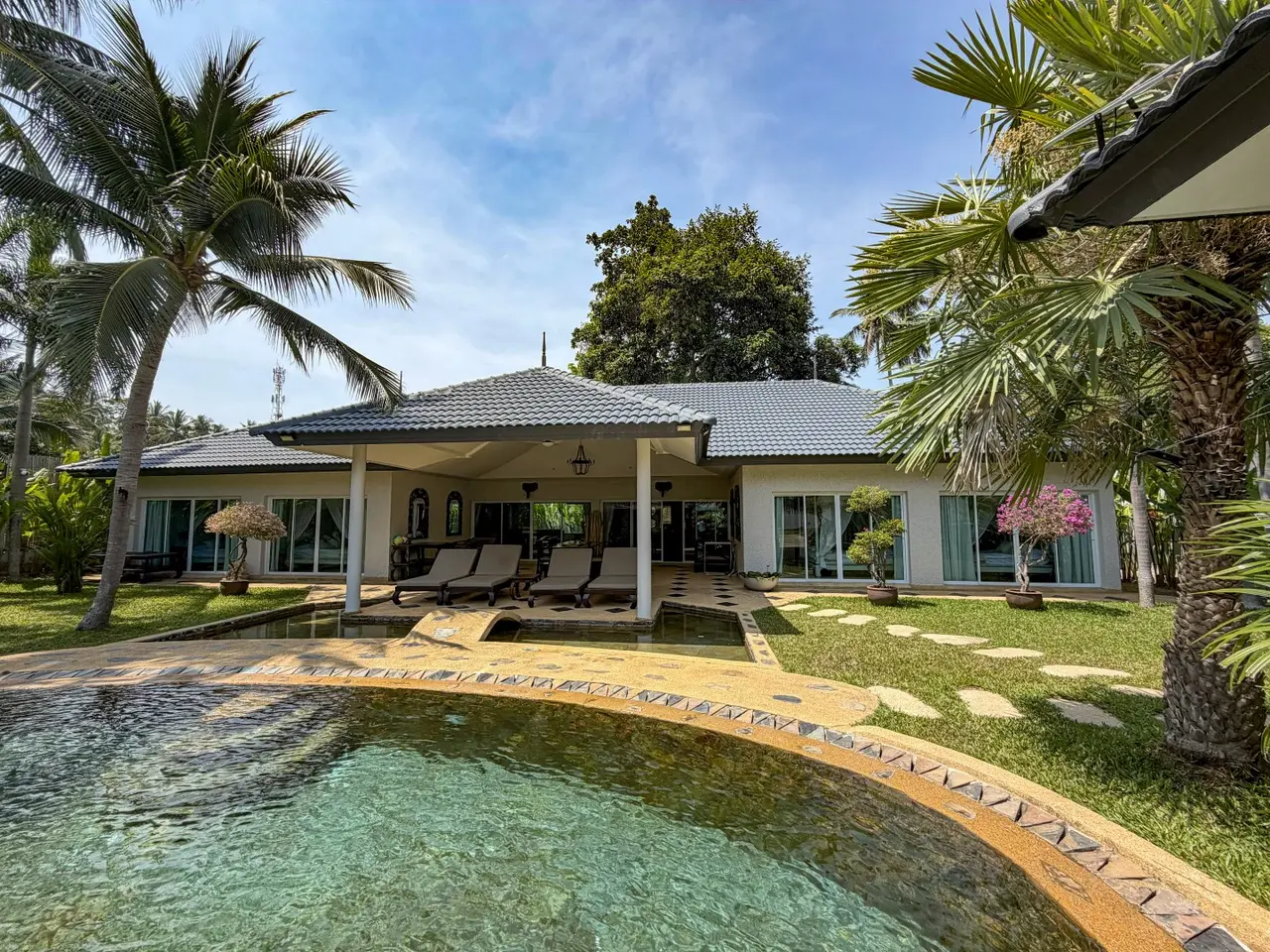 Secret Garden Villa photo 1