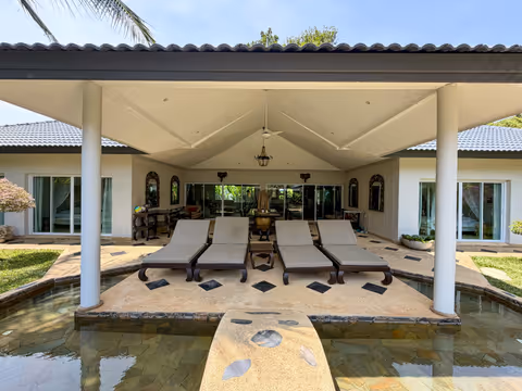 Secret Garden Villa photo 2