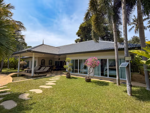 Secret Garden Villa photo 3